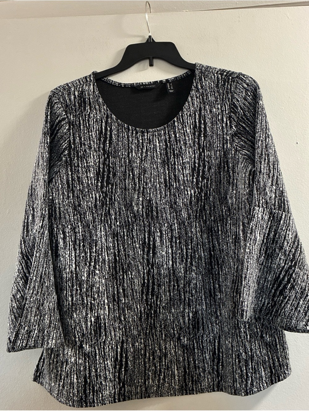 H by Halston Black & White Textured Crewneck With Bell Sleeves Top